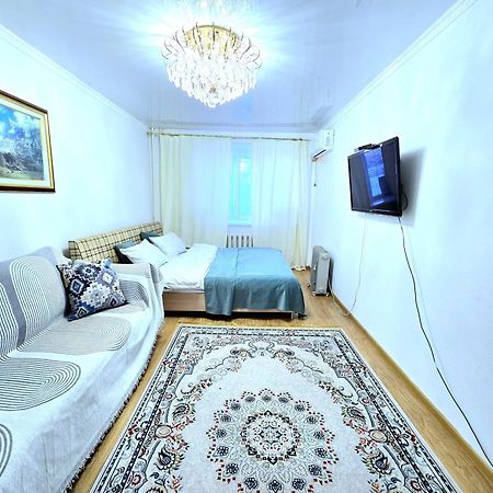 Двухкомнатная "Аэропорт Астана" Apartment Exterior photo